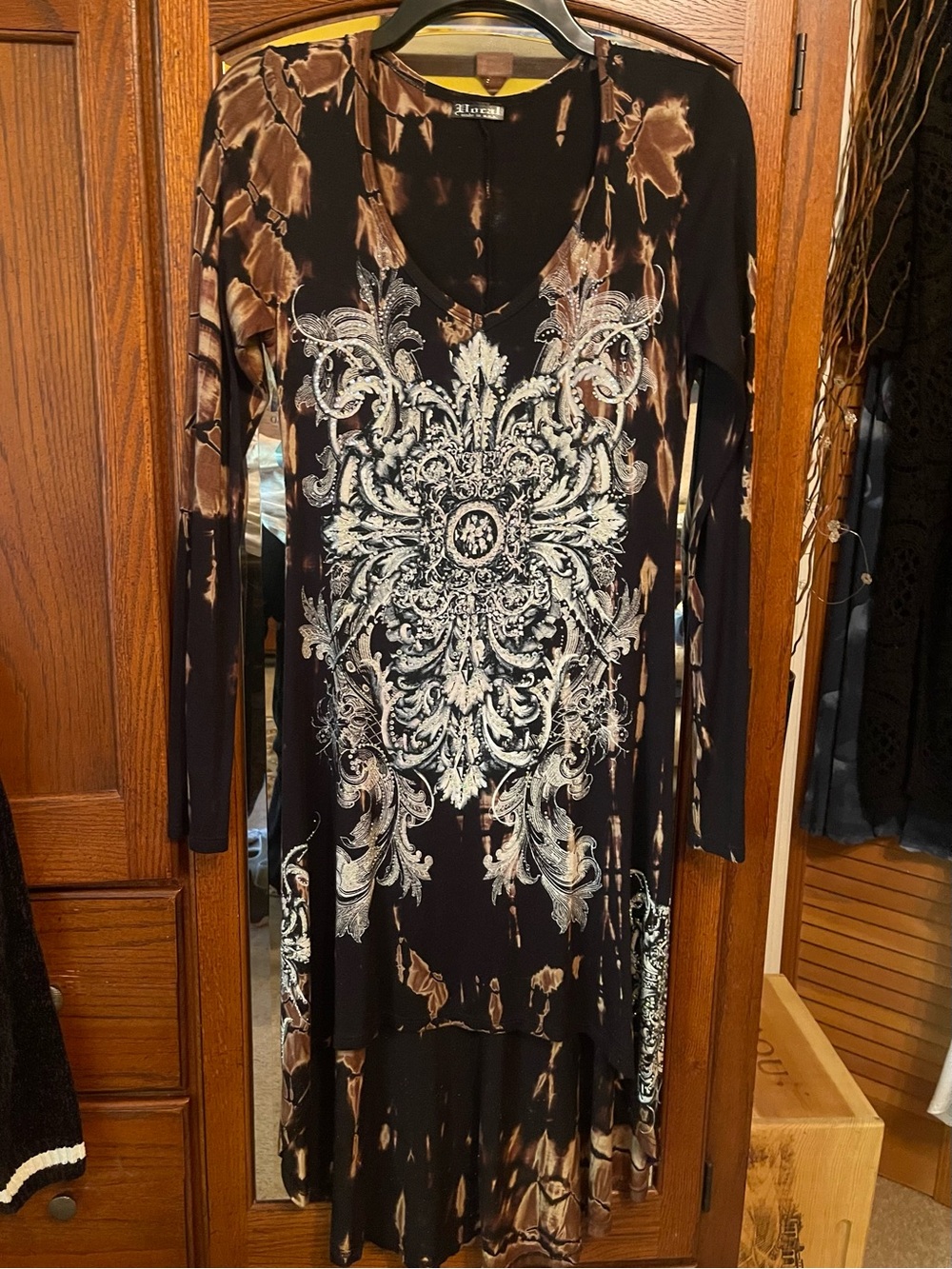 Vocal Black and Brown Long-Sleeve V-Neck Dress with White and silver medallion